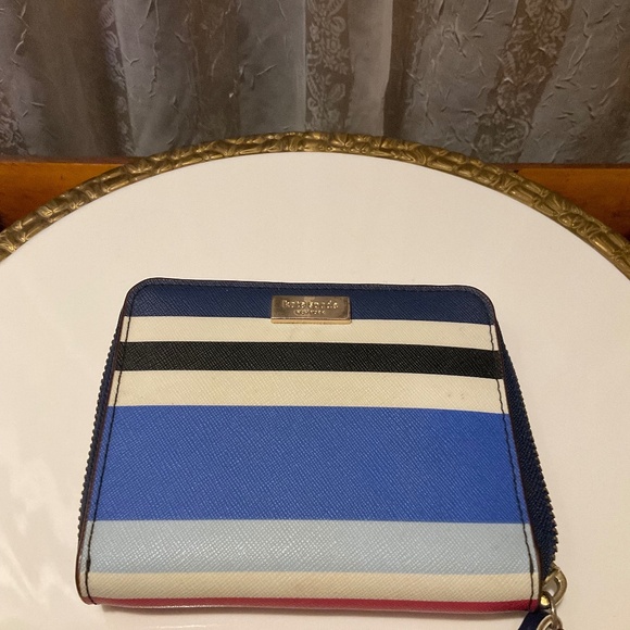 Kate Spade Wrap Around Zippered Small Wallet - Picture 1 of 10